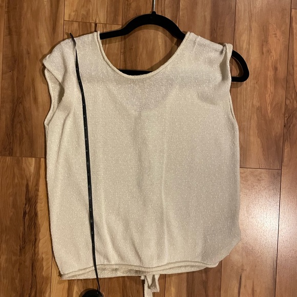 Roxy Top - Picture 5 of 7